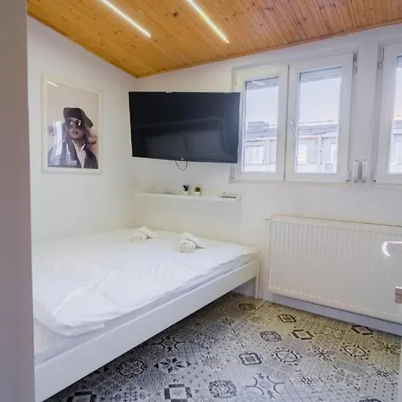 One Bedroom Flat In Bucharest's Historic District Bucharest